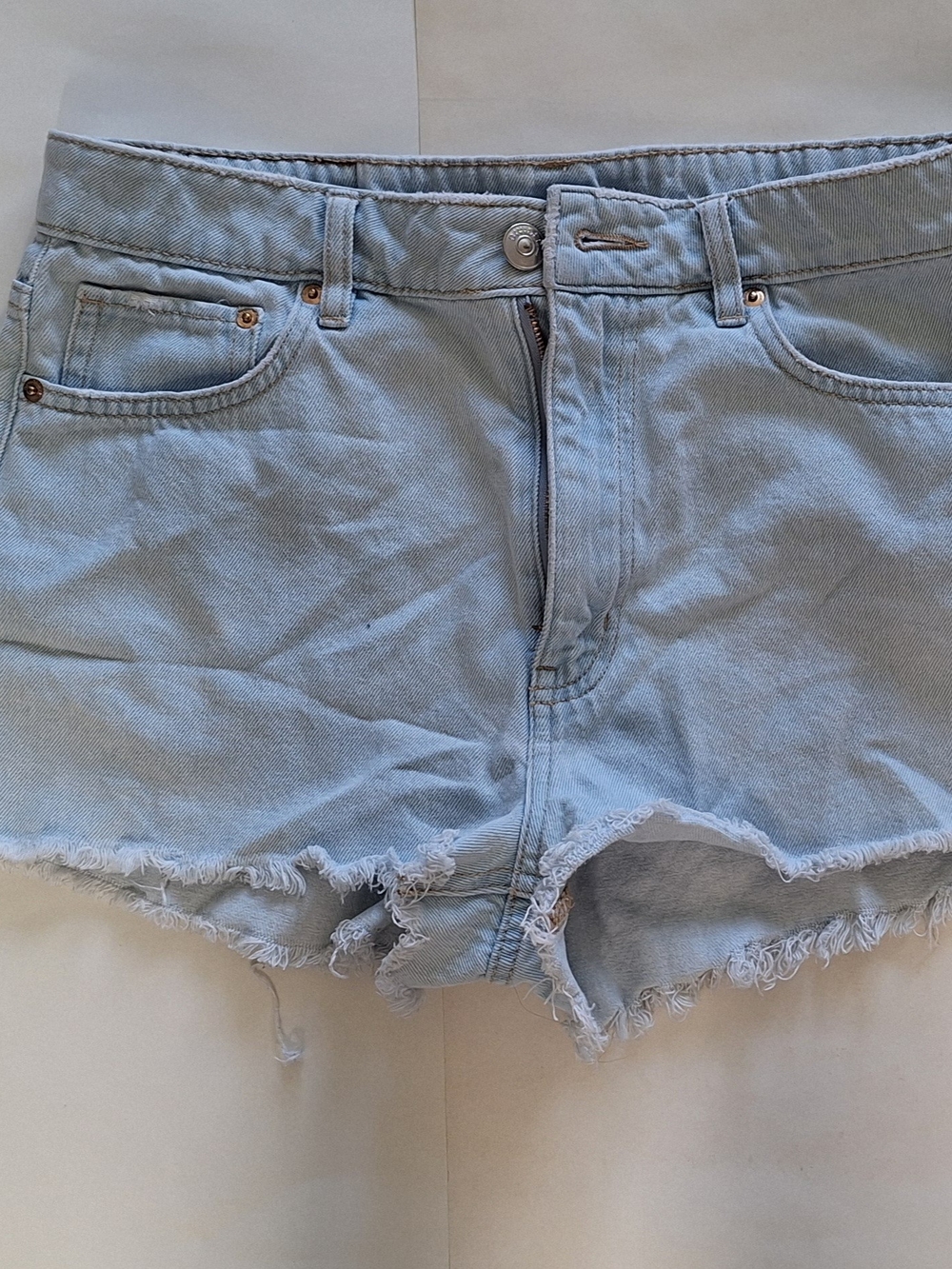 H&M Light Wash Denim Frayed Hem Shorts
